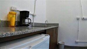Apartment, Multiple Beds, Non Smoking | Private kitchen | Coffee/tea maker, fridge, microwave, stovetop - 311  GT23 (Guatemala City)
