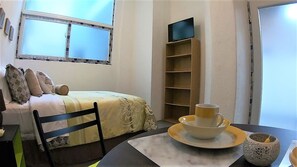 Appartement, plusieurs lits, non-fumeurs | Restauration dans la chambre