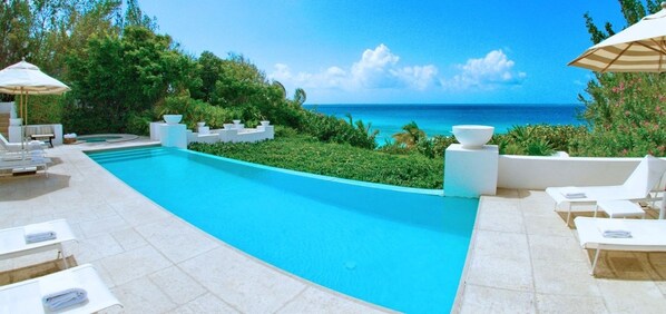 Outdoor pool, an infinity pool