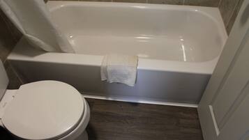 Basic Room, 1 King Bed, Non Smoking | Bathroom