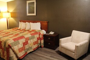 Escritorio, wifi gratis y ropa de cama 