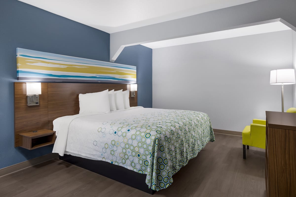 Estudio, 1 cama King size, con acceso para personas discapacitadas, para no fumadores | Cortinas blackout, tabla de planchar con plancha y wifi gratis