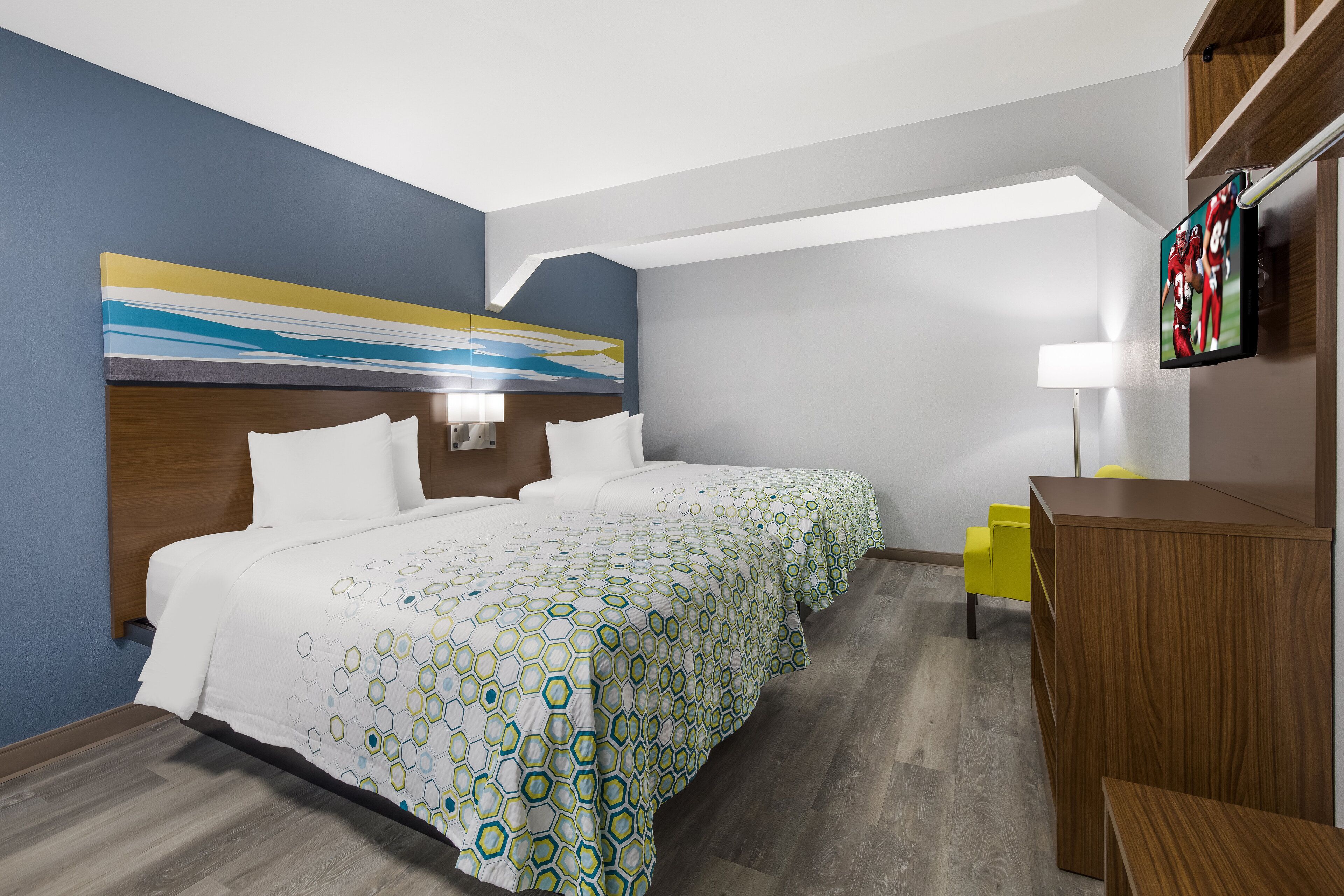 Studio, Non Smoking (1 King Bed and 2 Double Beds) | Blackout drapes, iron/ironing board, free WiFi, bed sheets