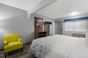 Studio, Non Smoking (1 King Bed and 2 Double Beds) | Blackout drapes, iron/ironing board, free WiFi, bed sheets