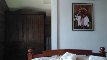 Deluxe-Doppelzimmer, 1 Queen-Bett, Nichtraucher | Verdunkelungsvorhänge, kostenloses WLAN, Bettwäsche