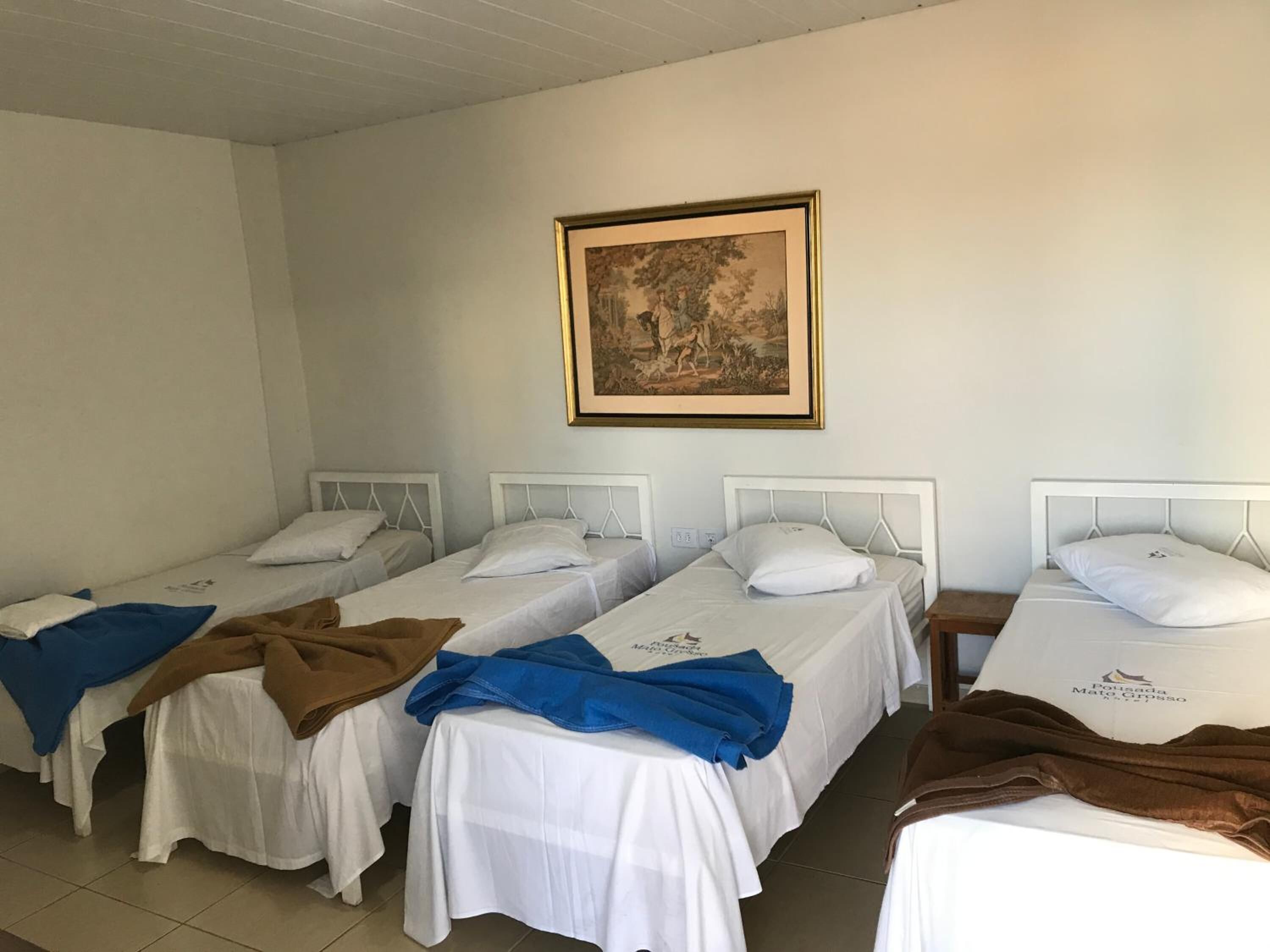 Frigobar, Wi-Fi de cortesia, roupa de cama