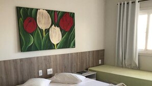 Minibar, wi-fi (inkludert) og sengetøy