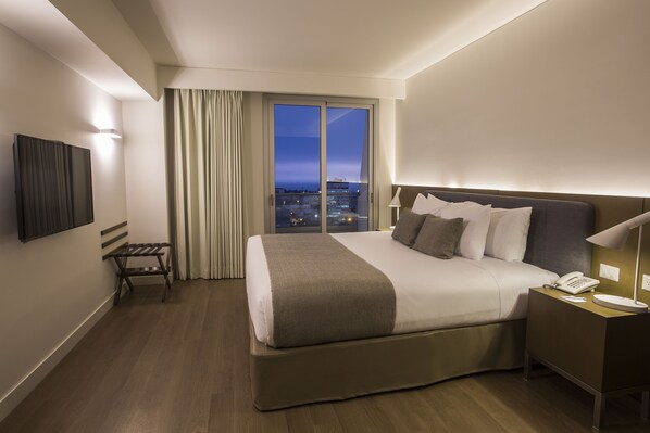 View from room - Dazzler by Wyndham Lima San Isidro (Lima)