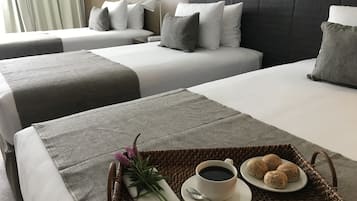 Classic Triple Room, Multiple Beds, Non Smoking, City View