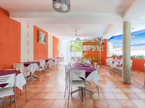 Breakfast, lunch and dinner served - Hotel Partidor Del Sol (Tlayacapan)