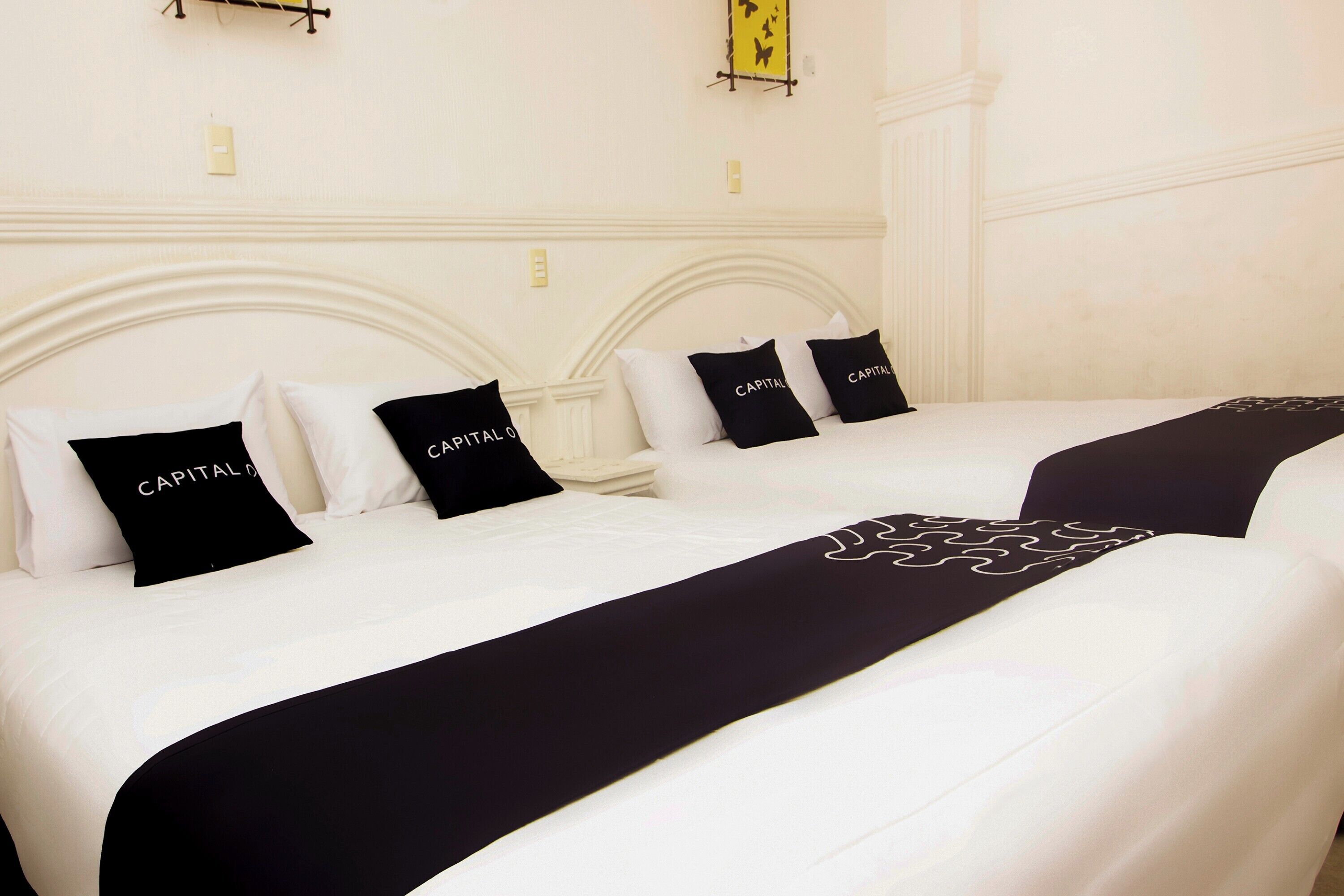 Quarto standard, 2 camas de casal | 4 quartos, escrivaninha, ferros/tábuas de passar roupa