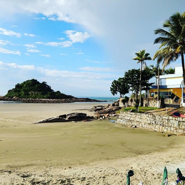 Beach - Pousada Sobre as Pedras (Itanhaém)