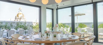 The Drayton Hotel Savannah, Curio Collection by Hilton