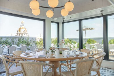 The Drayton Hotel Savannah, Curio Collection by Hilton