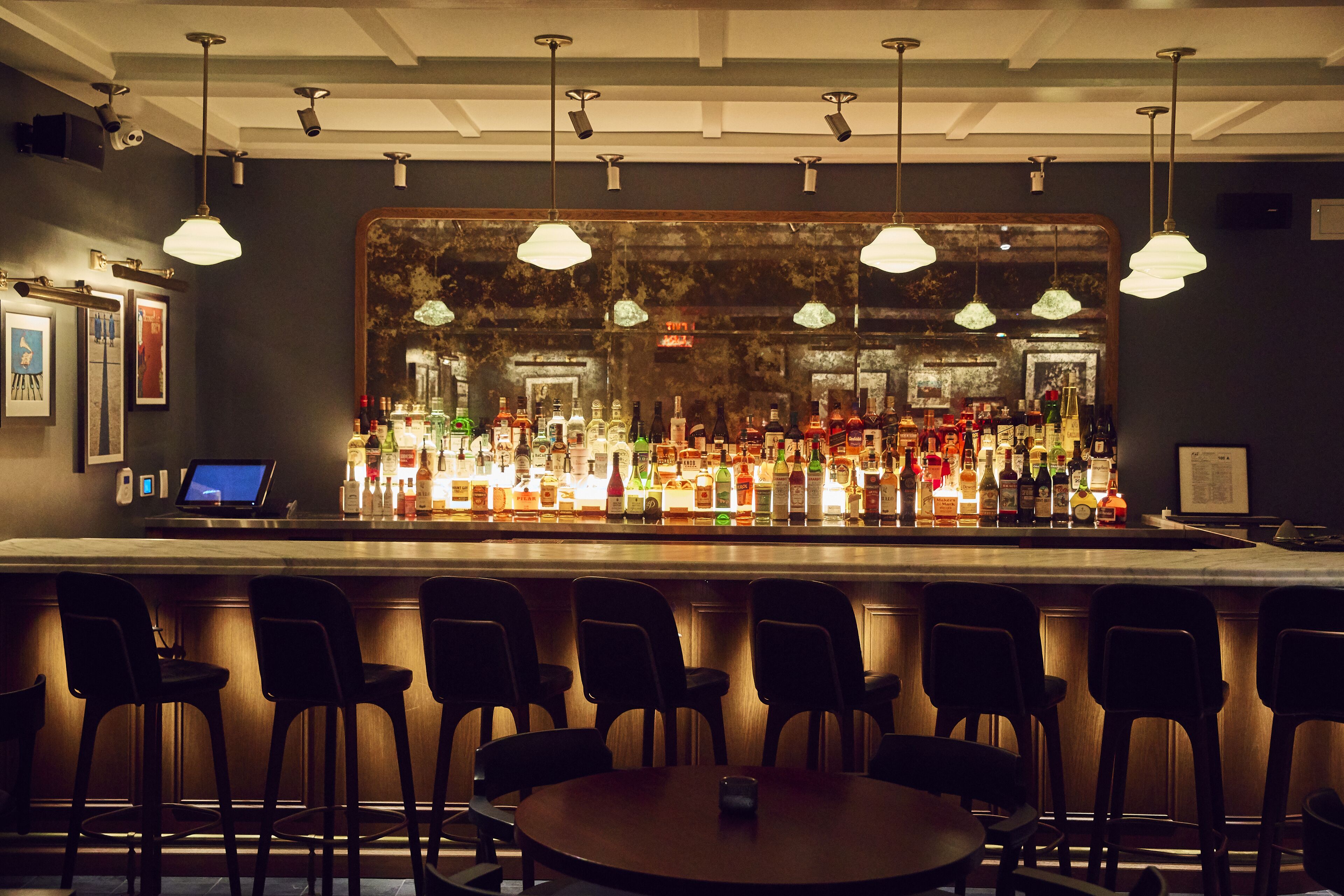 3 bares o lounges 