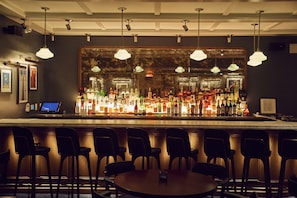 3 bars/lounges - The Drayton Hotel Savannah, Curio Collection by Hilton (Savannah)