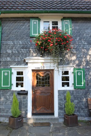 Entrée de l’hébergement