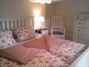 Apartment Paul (incl. end cleaning fee) | Individually decorated, individually furnished, iron/ironing board - Naturhof Bohlien (Reichshof)