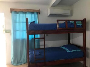 Triple Room, Multiple Beds, Non Smoking