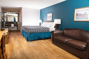 Desk, iron/ironing board, free WiFi, bed sheets - Riata Inn (Presidio)