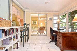 Room - Cambridge - Two Bedroom Home (Venice)