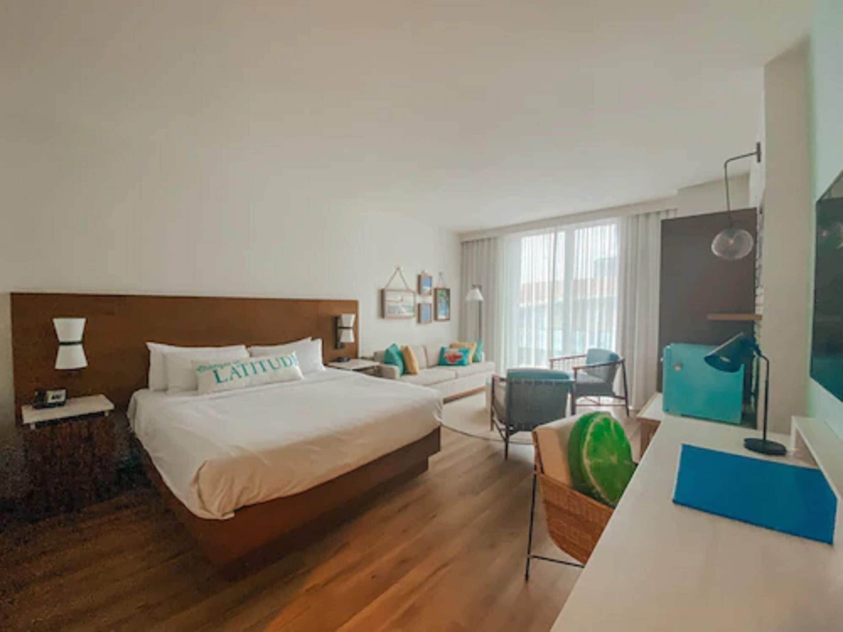 premium bedding, in-room safe, desk, laptop workspace