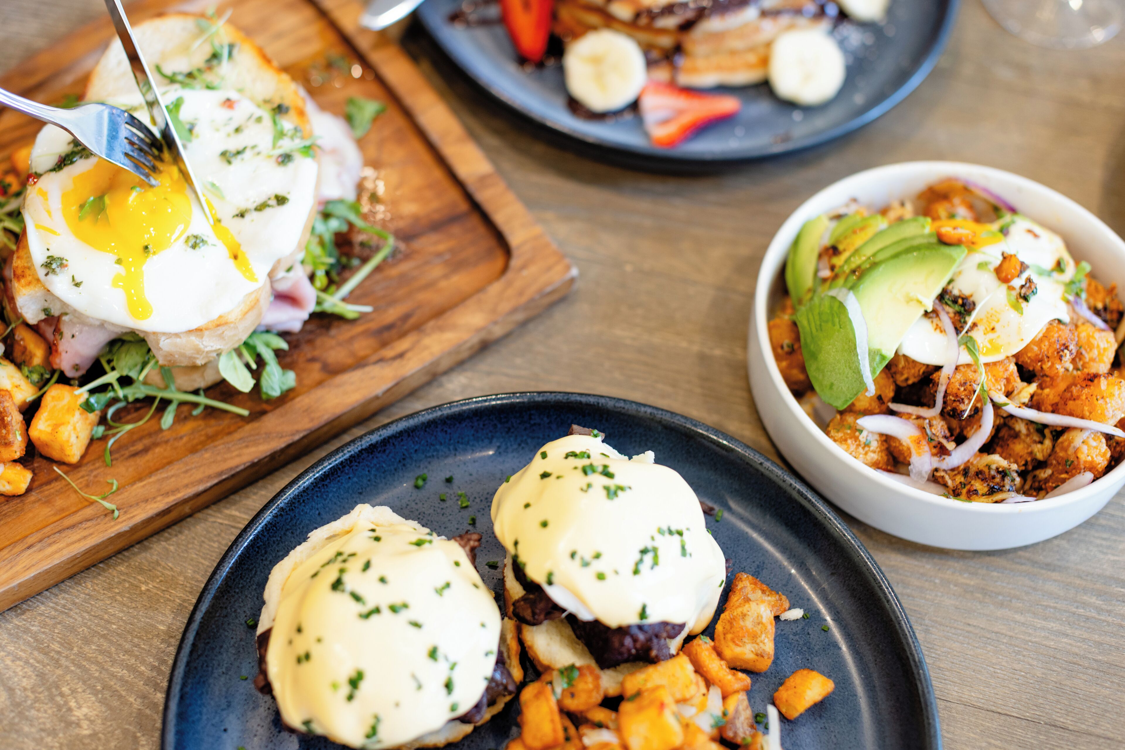 daily cooked-to-order breakfast for a fee
