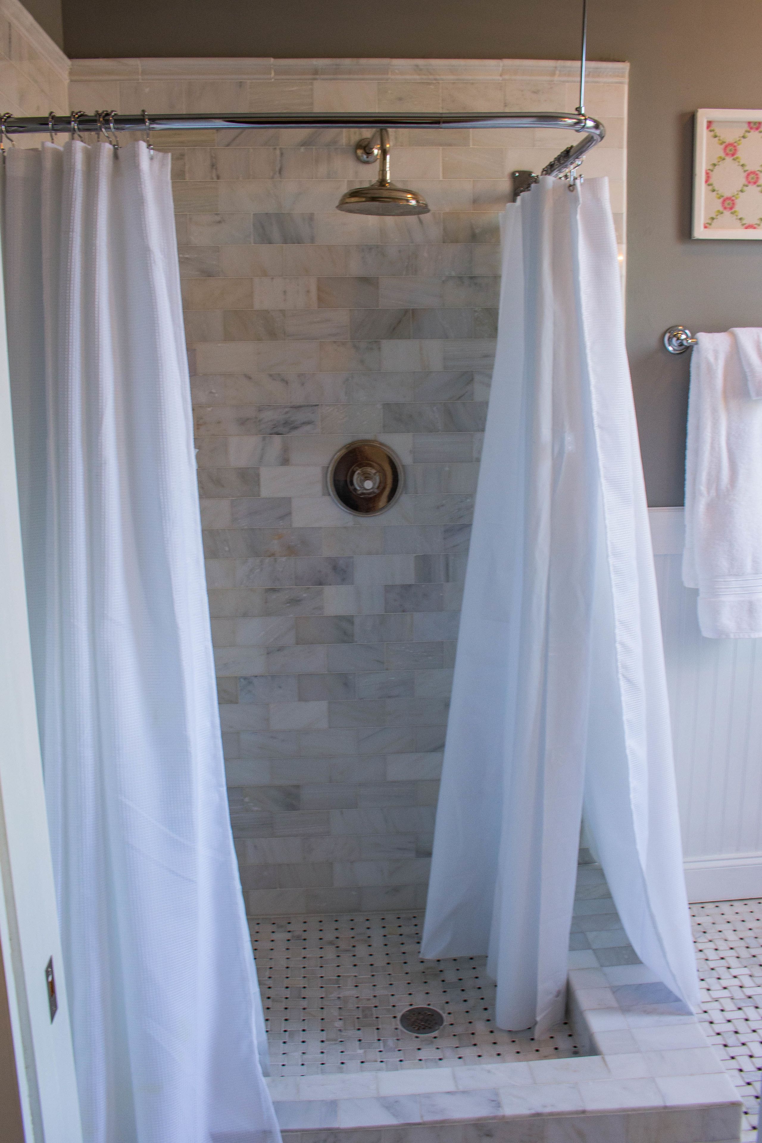 Room, 1 Queen Bed, Non Smoking | Bathroom shower