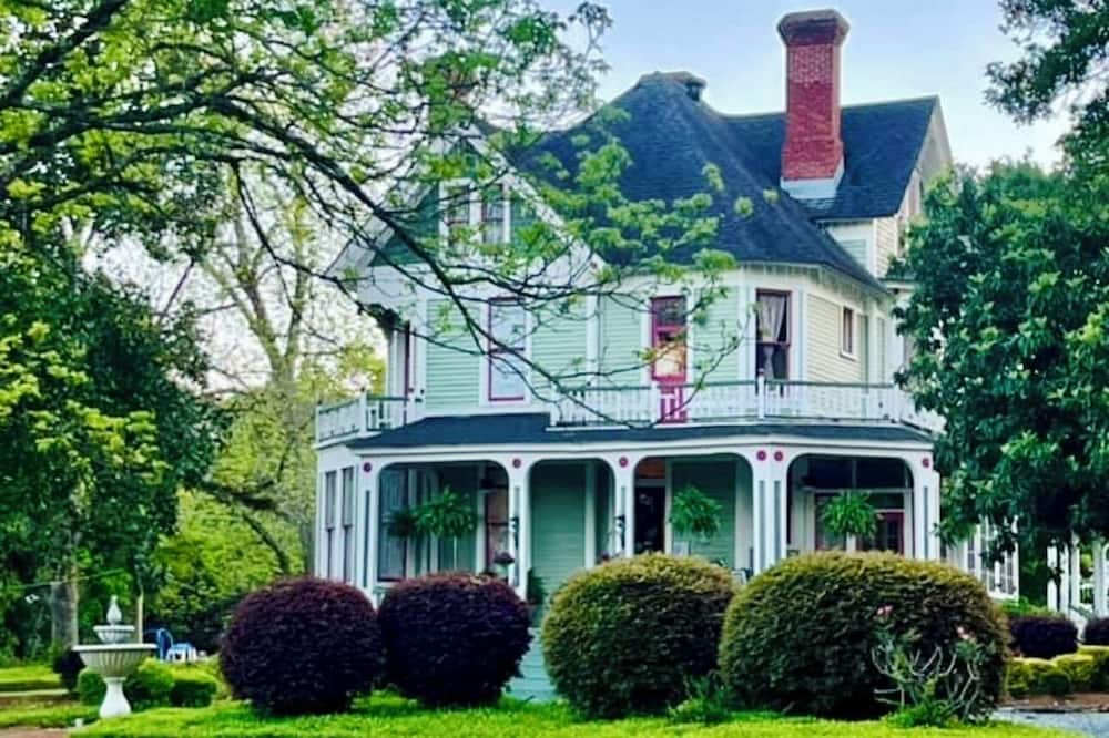 Peacock Place - Bleckley County, GA