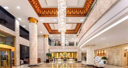 Royal Plaza Hotel