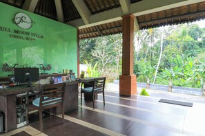 Bar (on property) - Purnama Hotel (Ubud)
