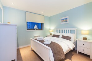 럭셔리 아파트, 침대(여러 개), 금연, 시내 전망 | 2 개의 침실, 고급 침구, 다리미/다리미판, 무료 유아용 침대