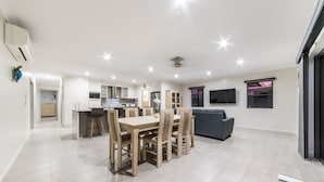 Design House, 3 Bedrooms, Private Pool | In-room dining - Whitsunday Sands - Cannon Valley (Cannon Valley)
