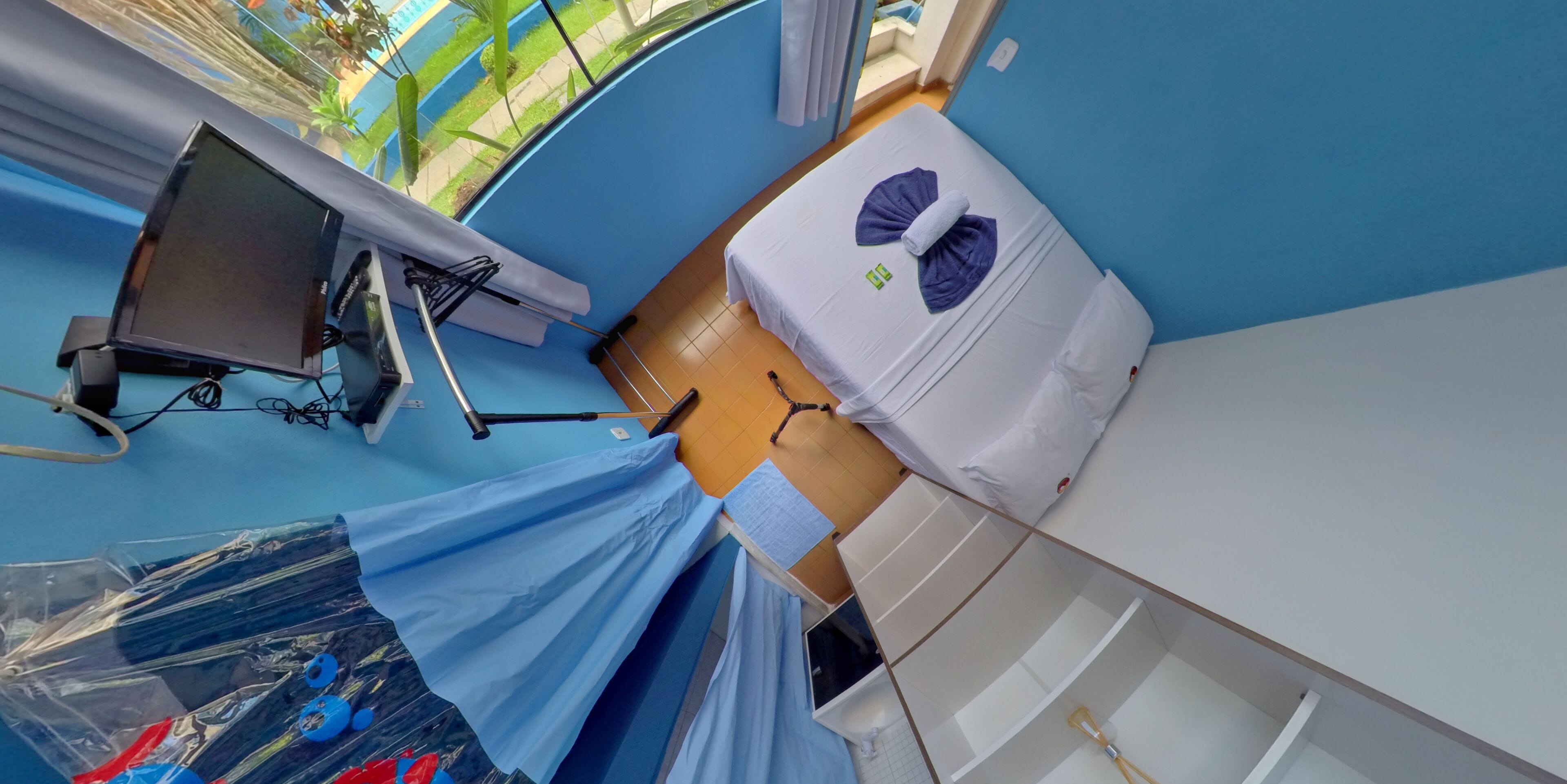 suite, 1 double bed (pagode) | iron/ironing board, free wifi, bed sheets