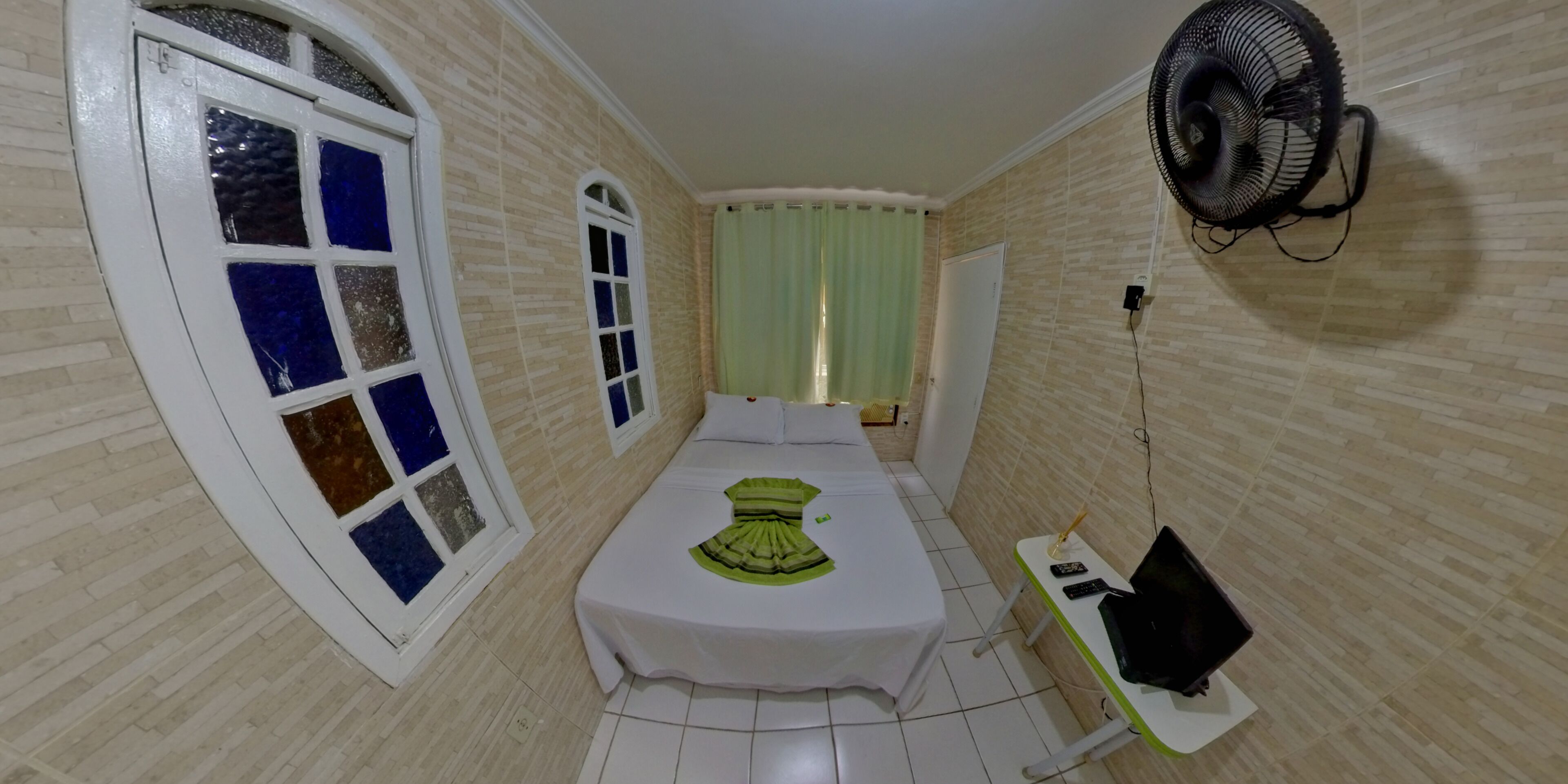 suite, 1 double bed (pop) | iron/ironing board, free wifi, bed sheets