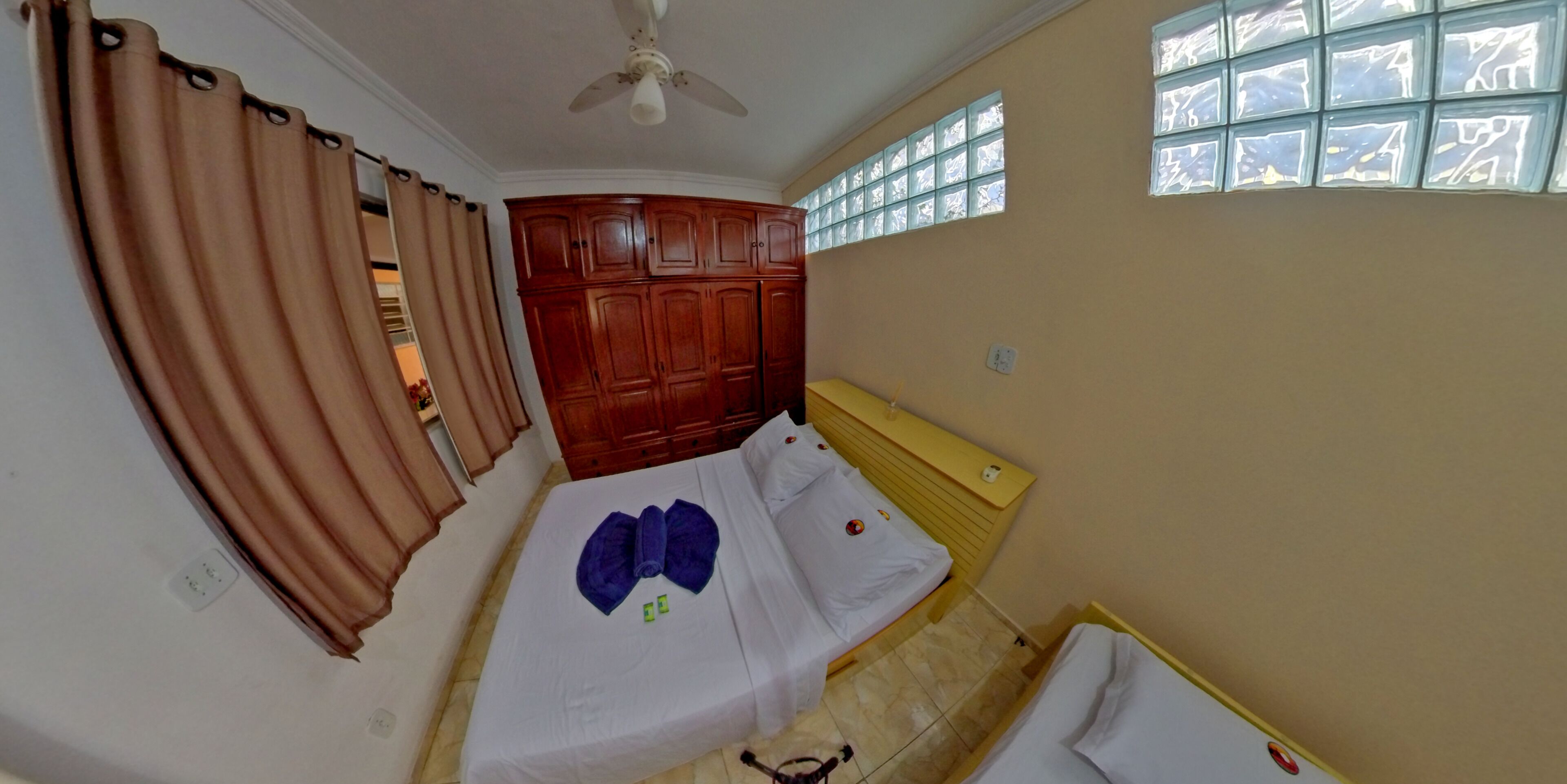 suite (mpb) | iron/ironing board, free wifi, bed sheets
