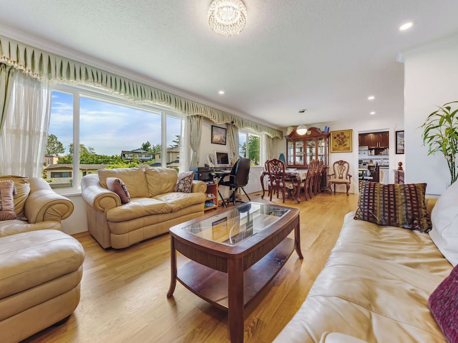 32-inch LED TV with digital channels, TV, Netflix