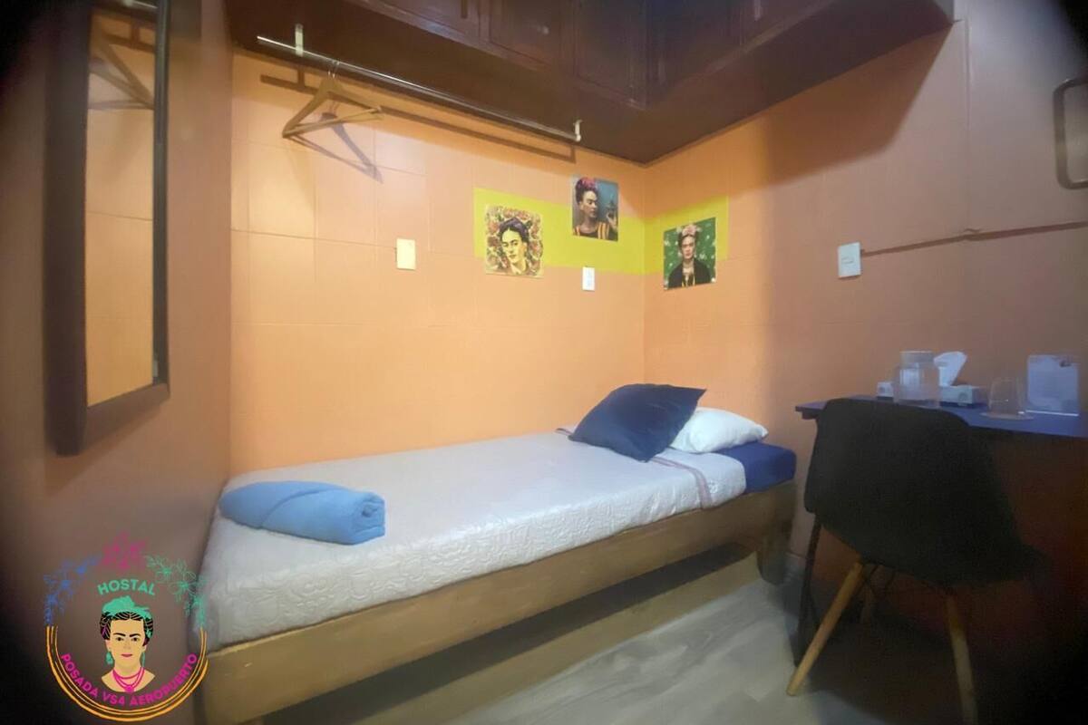 Basic Single Room | Soundproofing, iron/ironing board (on request), WiFi (free), bed sheets