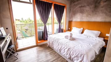 Deluxe King Room with Balcony | Verdunkelungsvorhänge, Bügeleisen/Bügelbrett, kostenloses WLAN