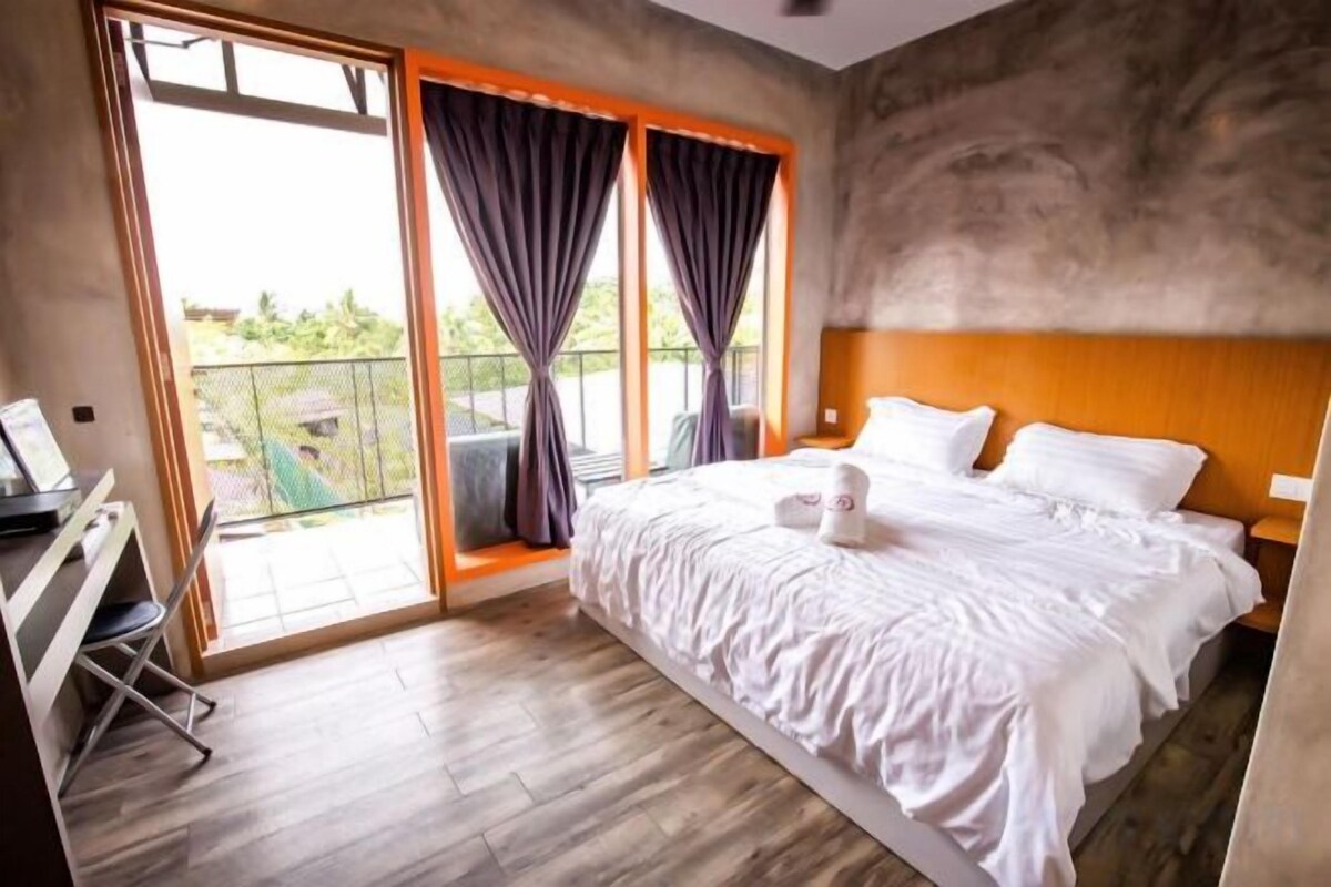 King Room with Balcony