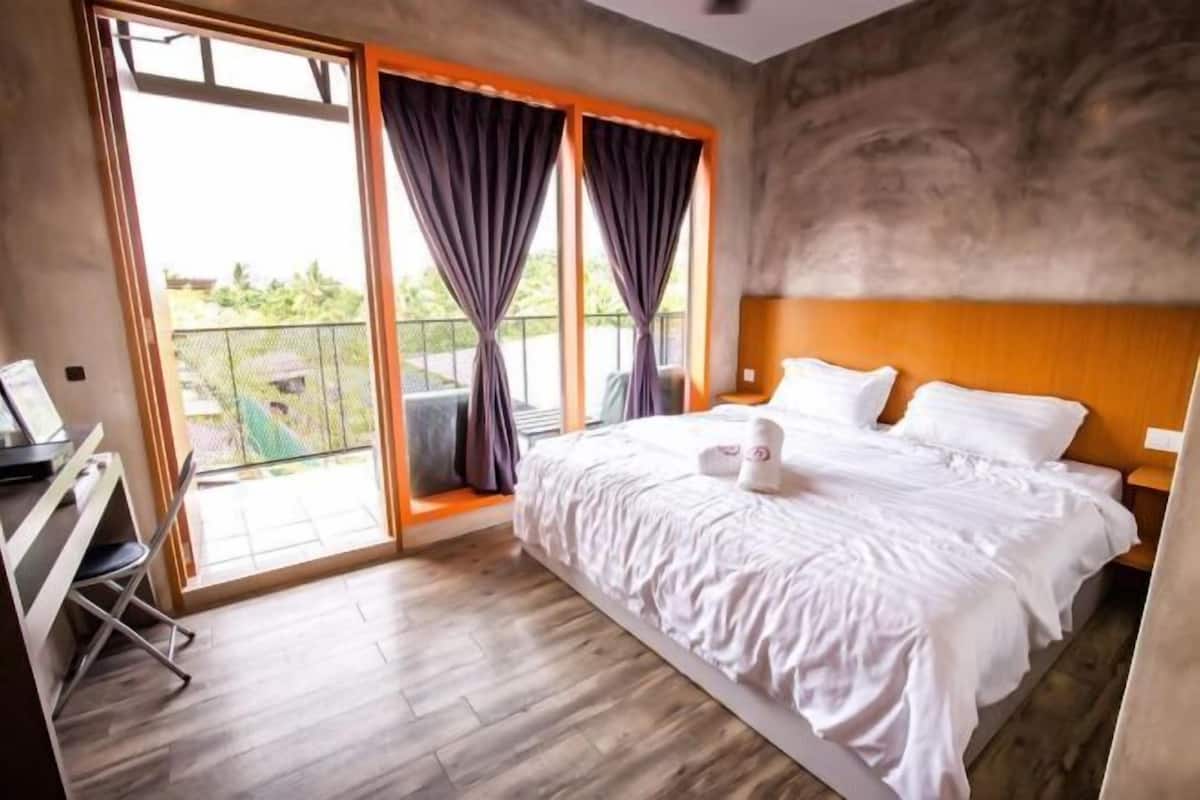 1 bedroom, blackout drapes, iron/ironing board, free WiFi