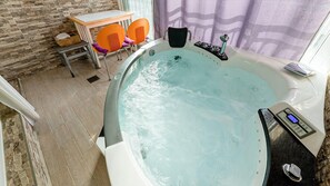 Room (Spa) | Private spa tub - Varo Pension (Incheon)