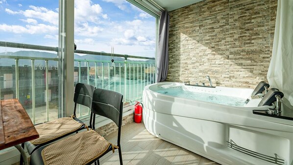 Room (Spa) | View from room - Varo Pension (Incheon)