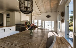 House, 3 Bedrooms, Ocean View | Makan dalam bilik
