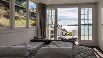 Rumah, 3 kamar tidur, pemandangan samudra | Area keluarga | TV layar datar