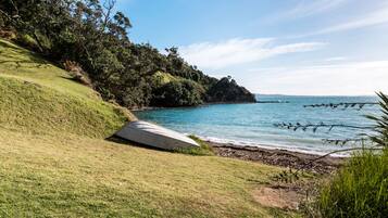 Pantai persendirian berhampiran