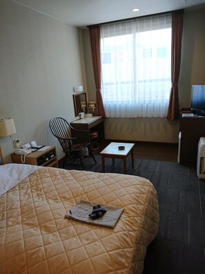 In-room safe, desk, free WiFi, bed sheets