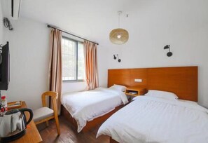 Chambre Supérieure avec lits jumeaux, vue montagne | Rideaux occultants, Wi-Fi gratuit