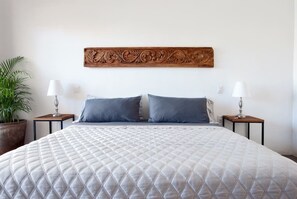 Comfort Room, 1 King Bed, Non Smoking, City View | In-room safe, individually decorated, individually furnished, desk