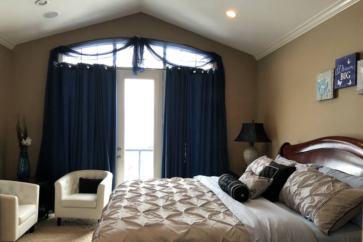 Exclusive Room | Cadar kapas Mesir, peralatan tempat tidur premium, tilam berlapik 